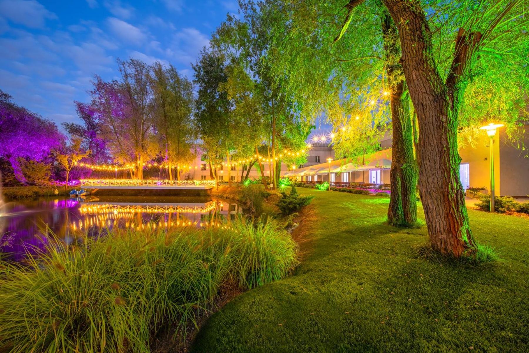 Green Garden Hotel Raszyn Exterior photo